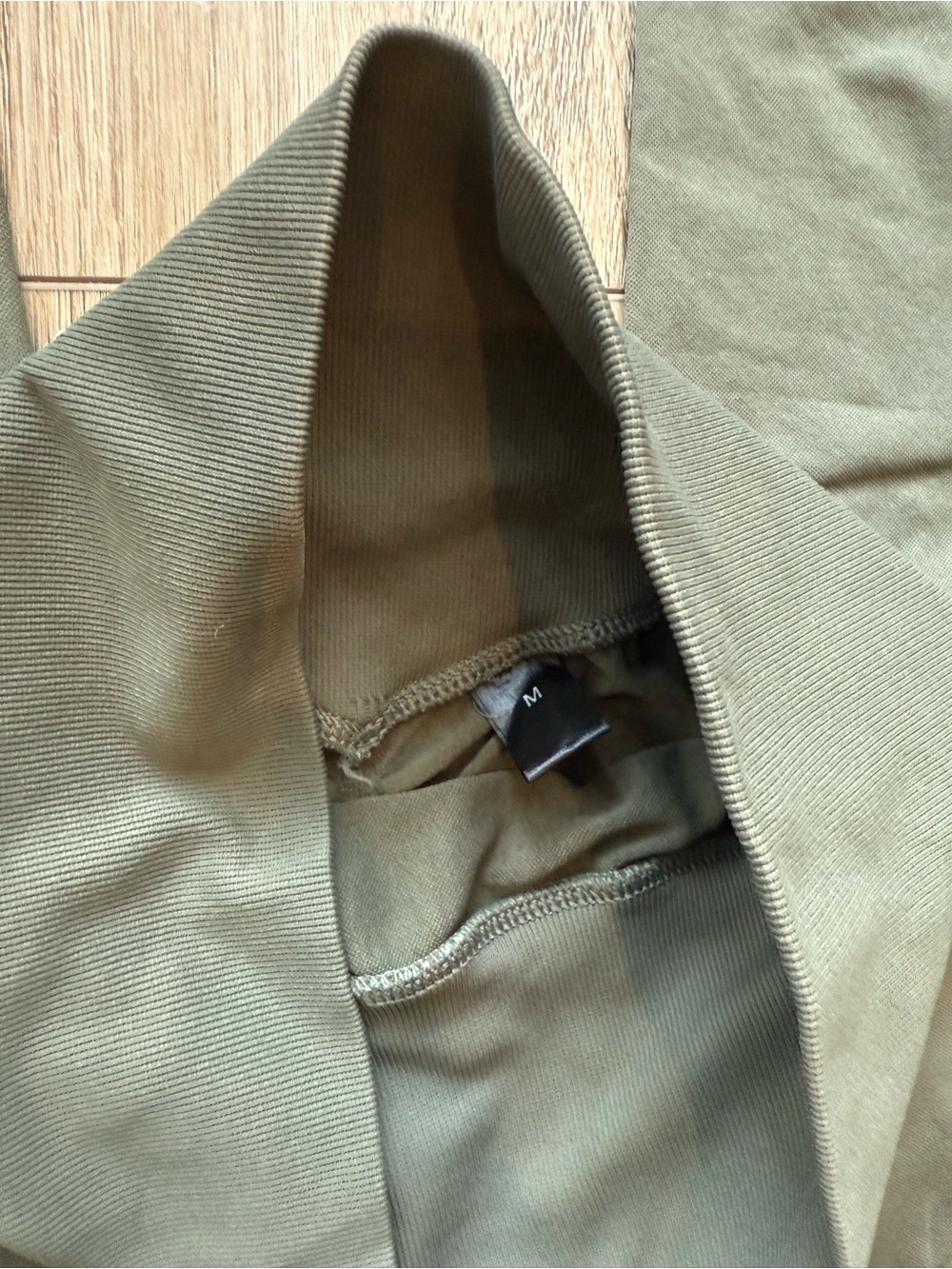 Fegari Active High-Waist Scrunch Leggings — Army Green - Picture 3 of 3